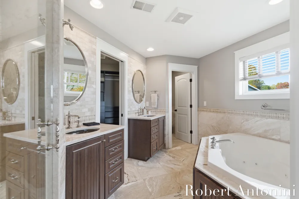 250 Shore Drive Yankee Springs Township, MI 49348