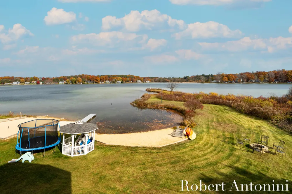 250 Shore Drive Yankee Springs Township, MI 49348