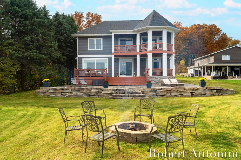 250 Shore Drive Yankee Springs Township, MI 49348