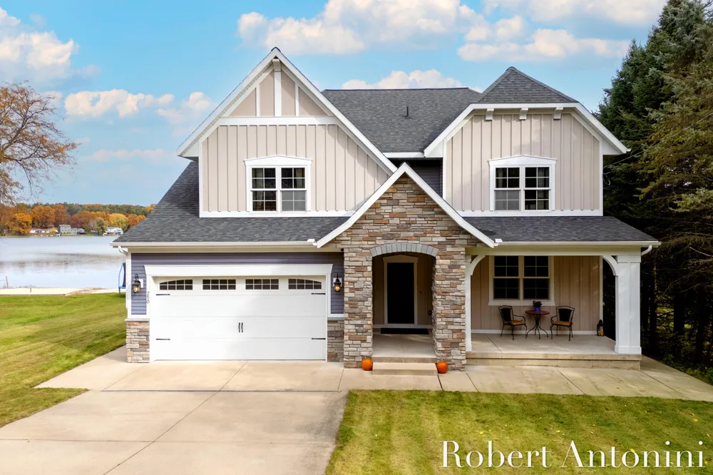 250 Shore Drive Yankee Springs Township, MI 49348