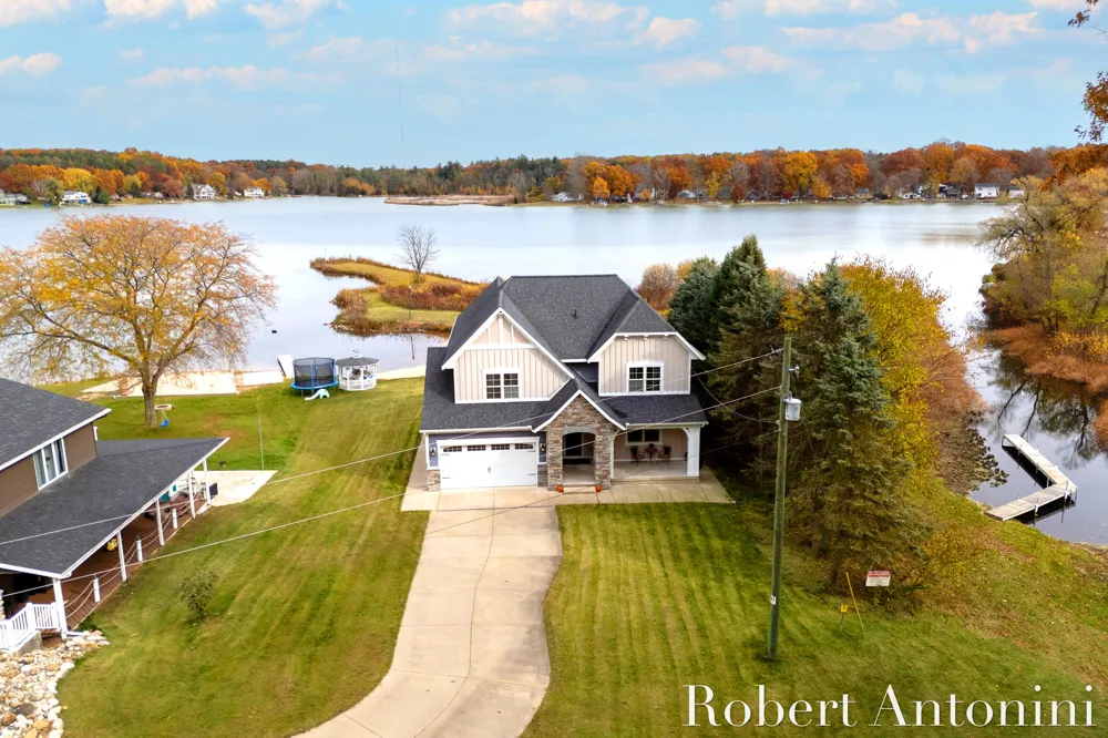 250 Shore Drive Yankee Springs Township, MI 49348