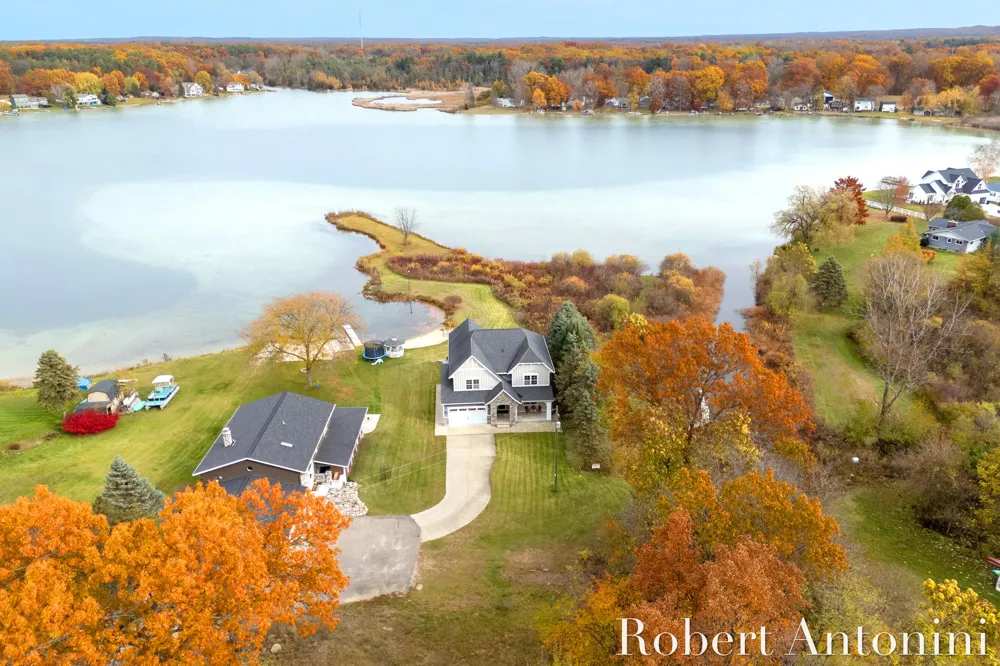 250 Shore Drive Yankee Springs Township, MI 49348
