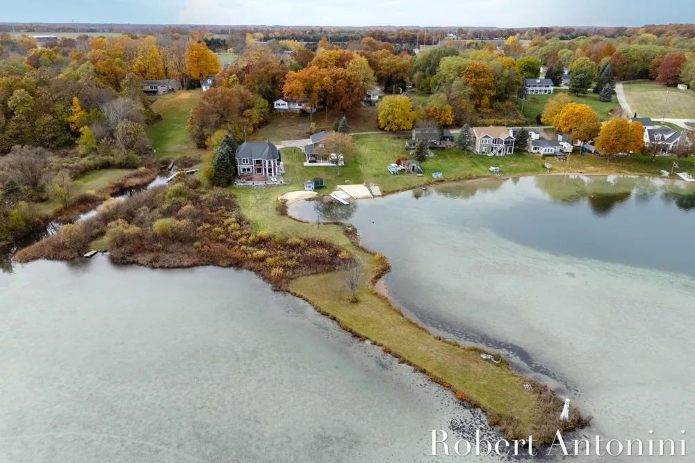 250 Shore Drive Yankee Springs Township, MI 49348