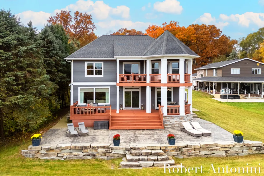 250 Shore Drive Yankee Springs Township, MI 49348