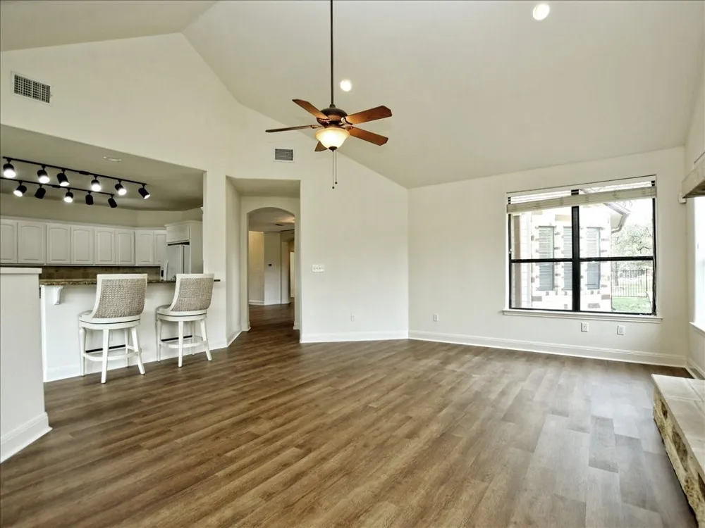 505 Vista View Trail Spicewood, TX 78669