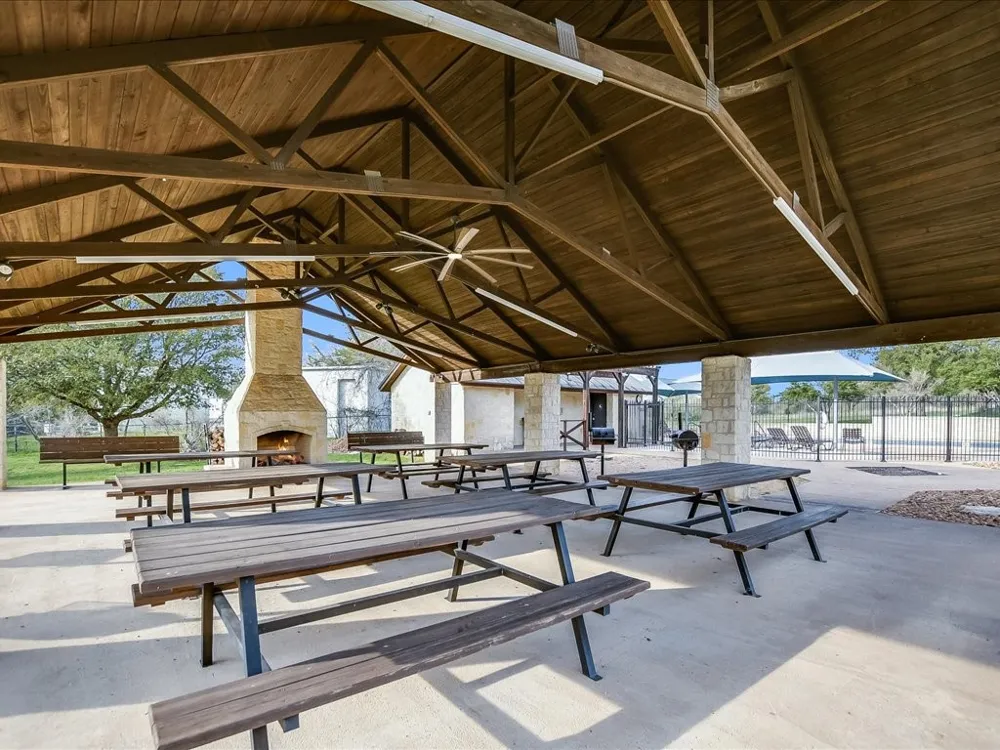 505 Vista View Trail Spicewood, TX 78669