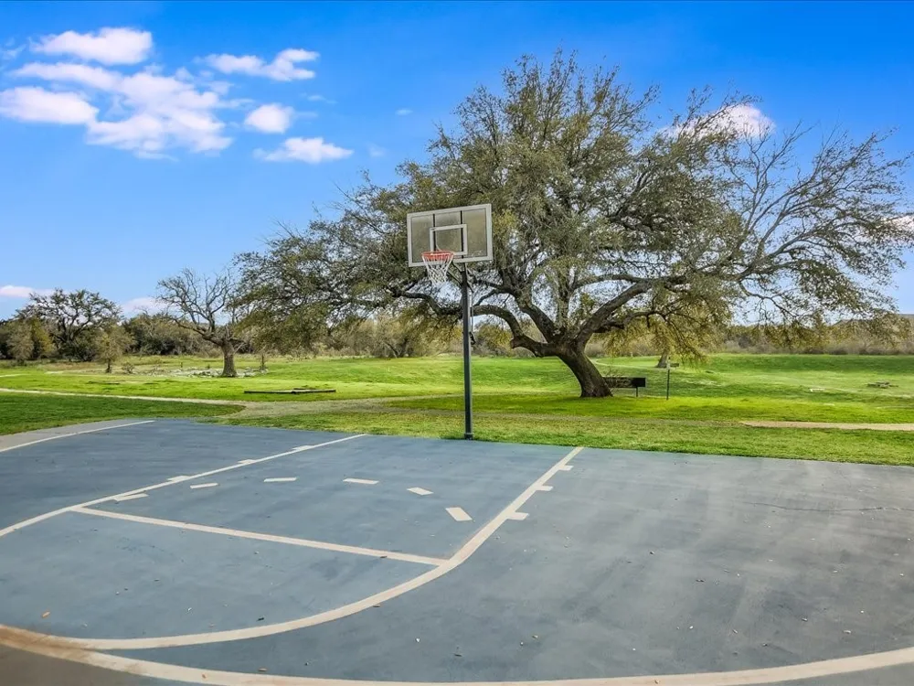 505 Vista View Trail Spicewood, TX 78669