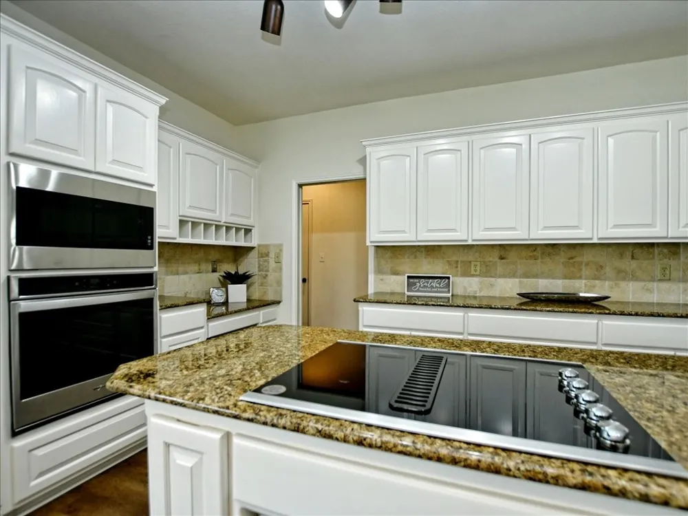 505 Vista View Trail Spicewood, TX 78669
