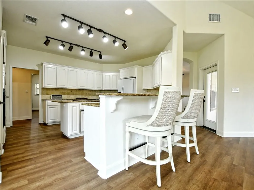 505 Vista View Trail Spicewood, TX 78669