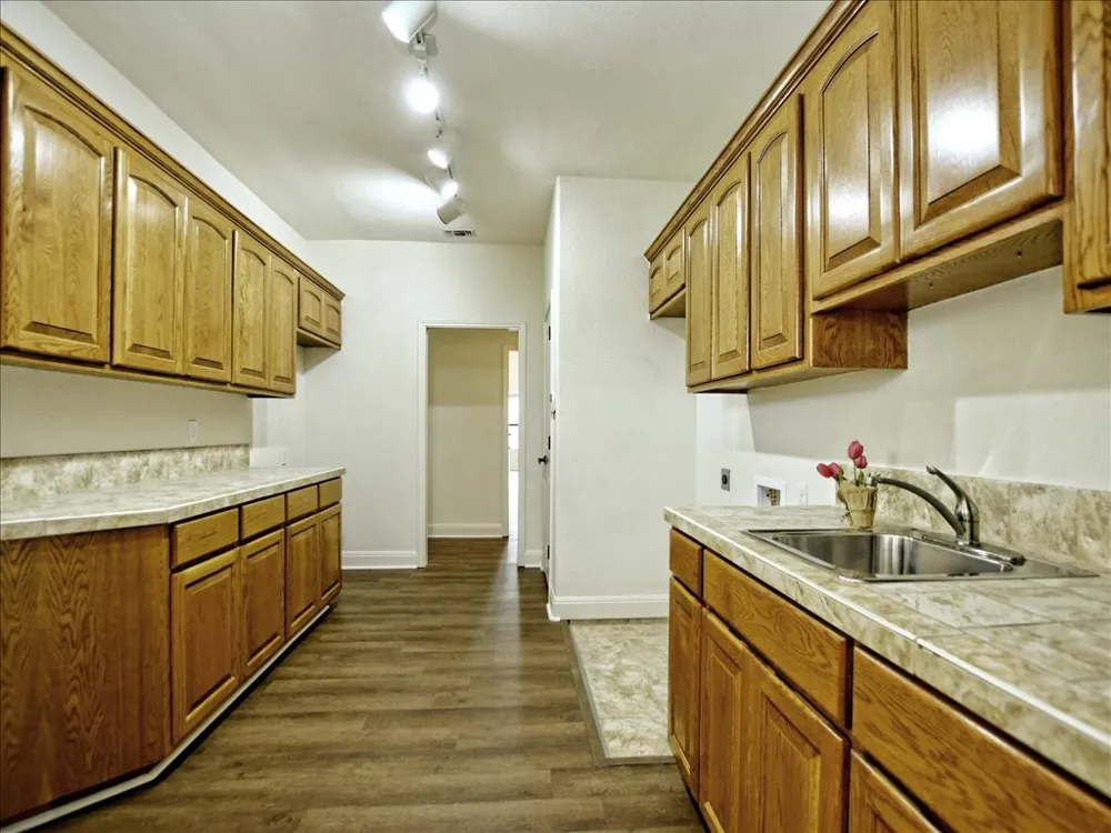 505 Vista View Trail Spicewood, TX 78669