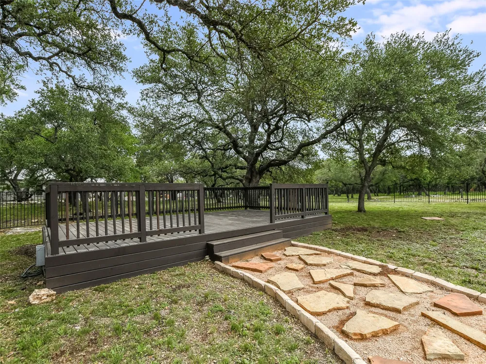 505 Vista View Trail Spicewood, TX 78669