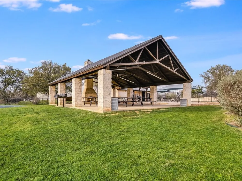 505 Vista View Trail Spicewood, TX 78669