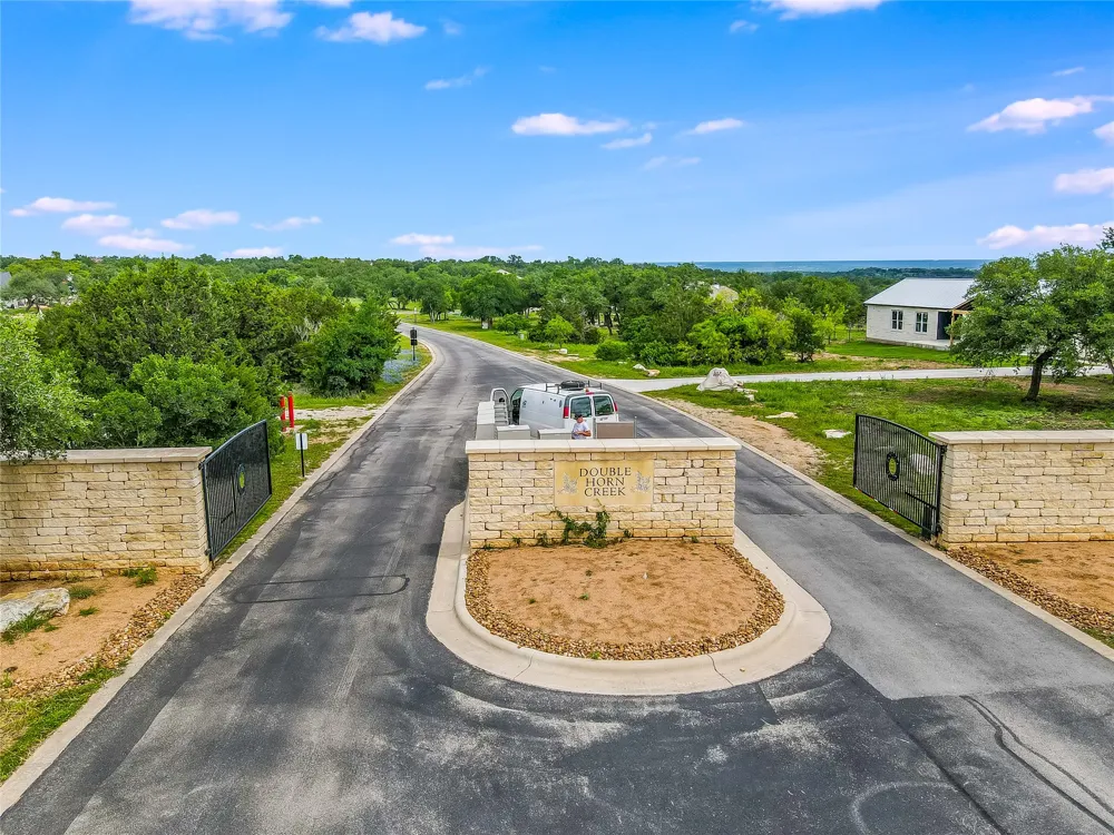 505 Vista View Trail Spicewood, TX 78669