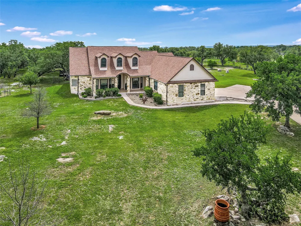 505 Vista View Trail Spicewood, TX 78669