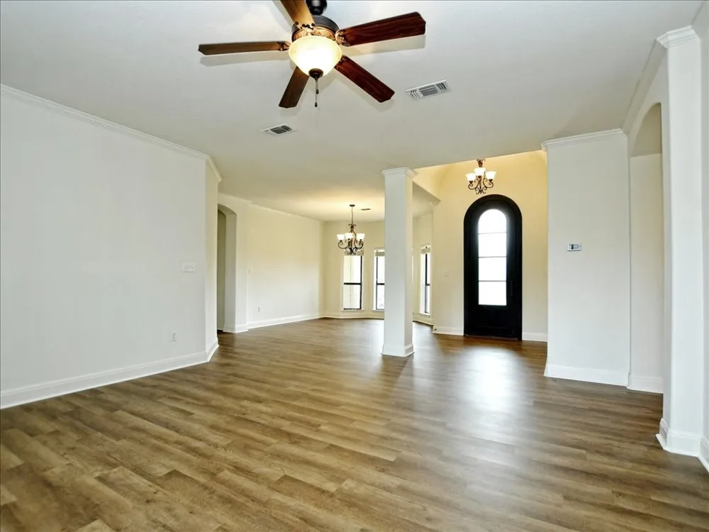 505 Vista View Trail Spicewood, TX 78669