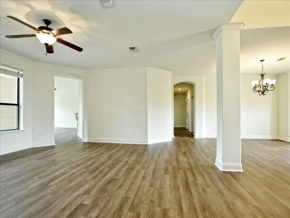 505 Vista View Trail Spicewood, TX 78669