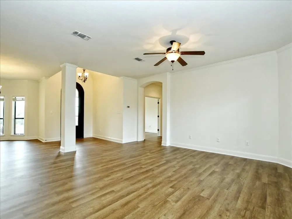 505 Vista View Trail Spicewood, TX 78669