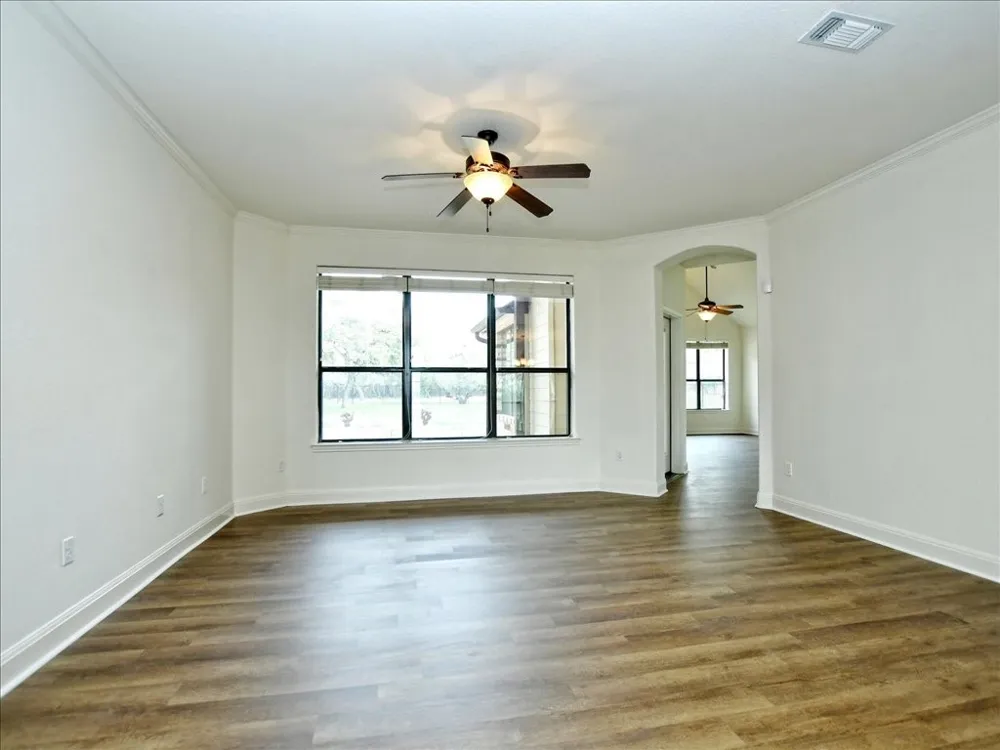 505 Vista View Trail Spicewood, TX 78669