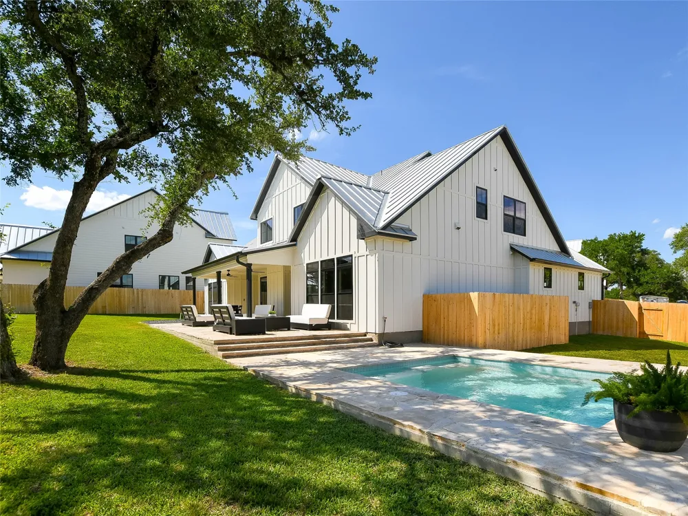 2411 Cherry Lane Kingsland, TX 78639