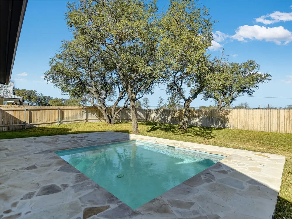 2419 Cherry Lane Kingsland, TX 78639