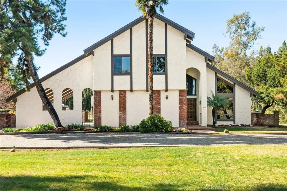 1041 Washington Willows, CA 95988