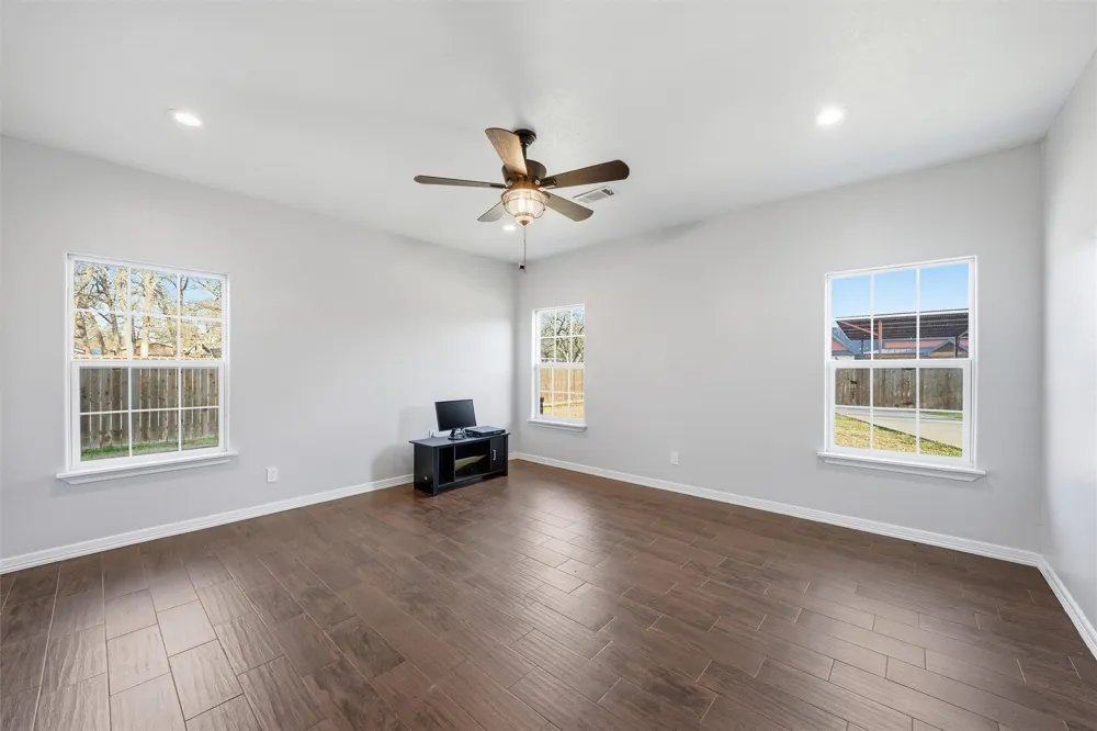 1205 Avenue B Lacy Lakeview, TX 76705
