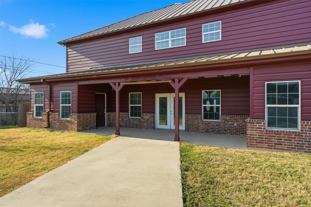 1205 Avenue B Lacy Lakeview, TX 76705
