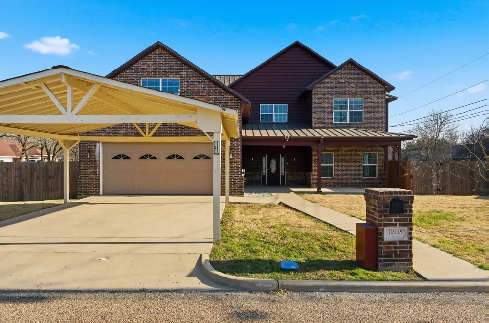 1205 Avenue B Lacy Lakeview, TX 76705