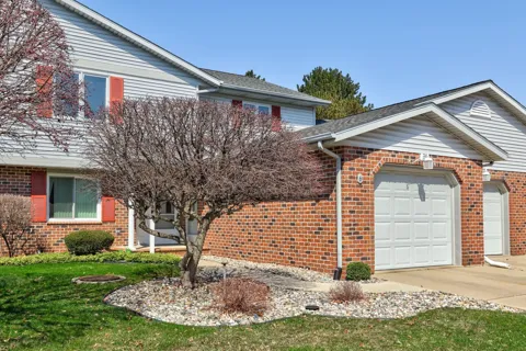 6 Wilshire Drive