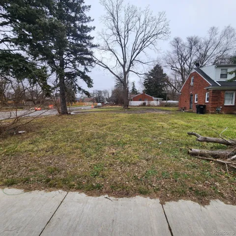 15778 SOUTHFIELD Freeway