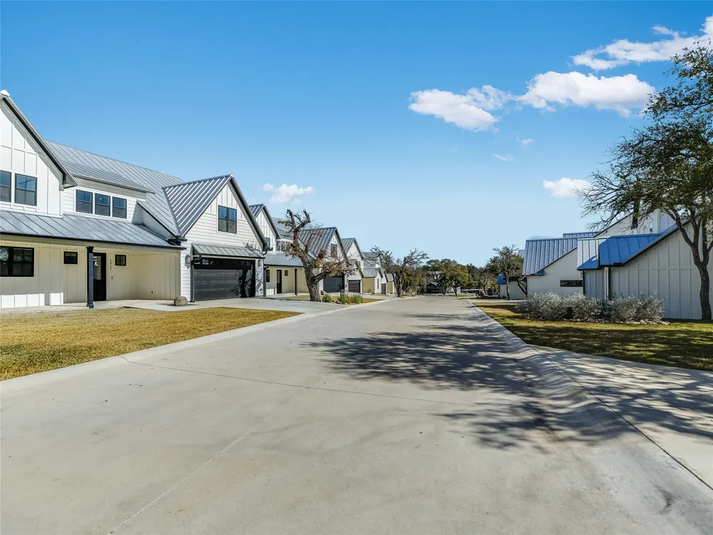 2403 Cherry Lane Kingsland, TX 78639