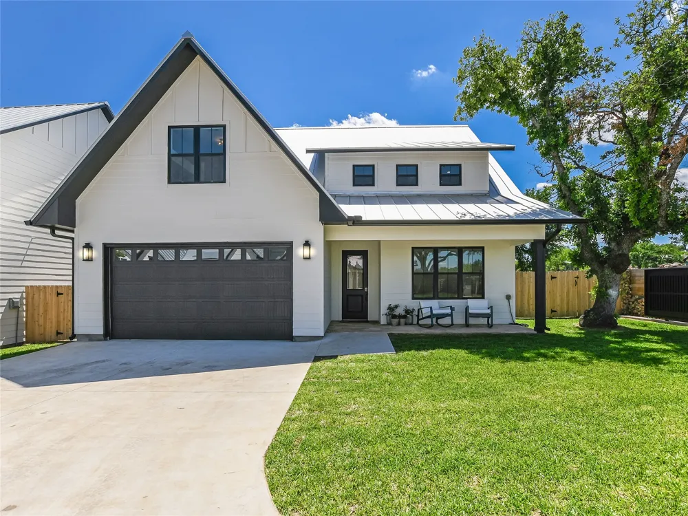 2403 Cherry Lane Kingsland, TX 78639