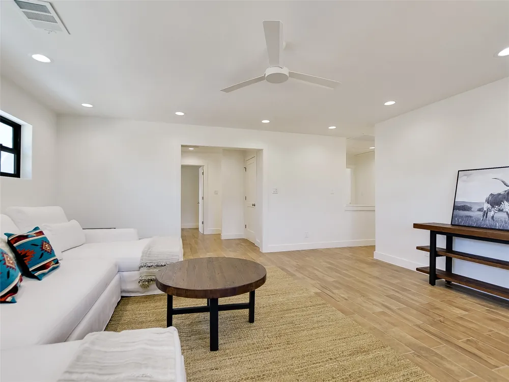 2403 Cherry Lane Kingsland, TX 78639