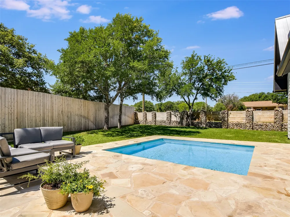 2403 Cherry Lane Kingsland, TX 78639