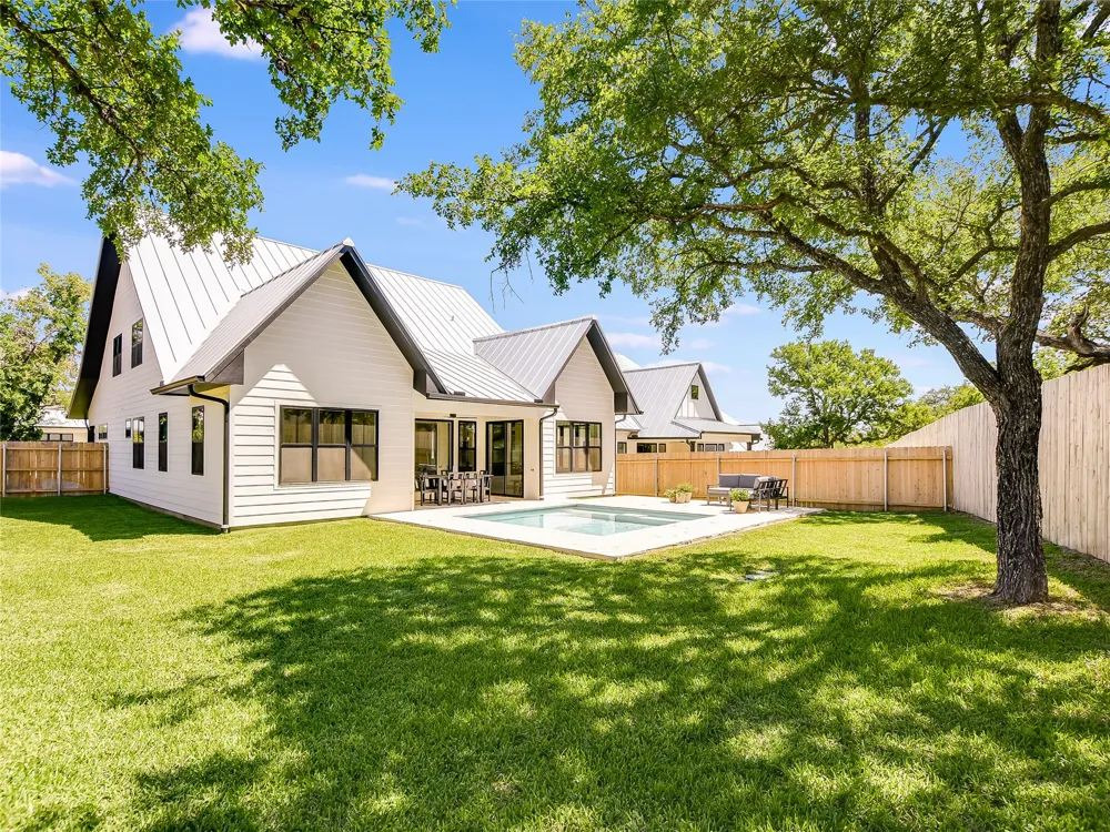 2403 Cherry Lane Kingsland, TX 78639