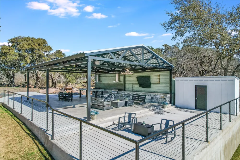 2403 Cherry Lane Kingsland, TX 78639