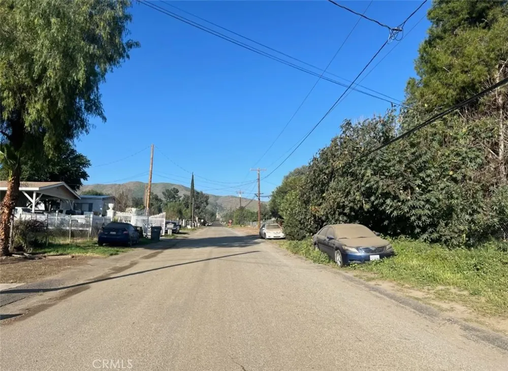 Olive Ave Perris, CA 92570