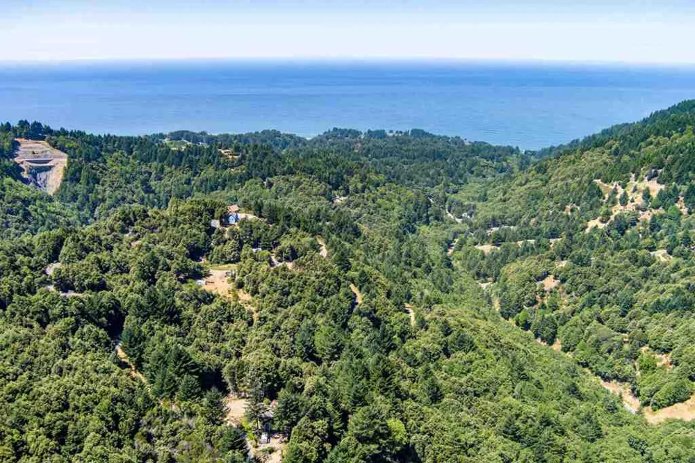 91 Walker Way Whitethorn, CA 95589