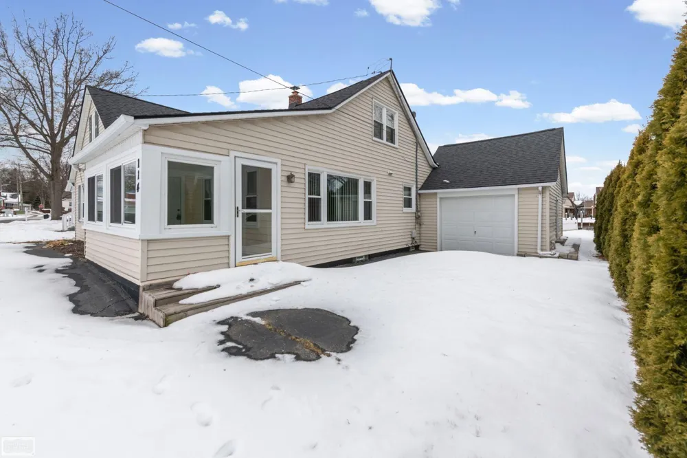 114 Interlochen Drive Algonac City, MI 48001