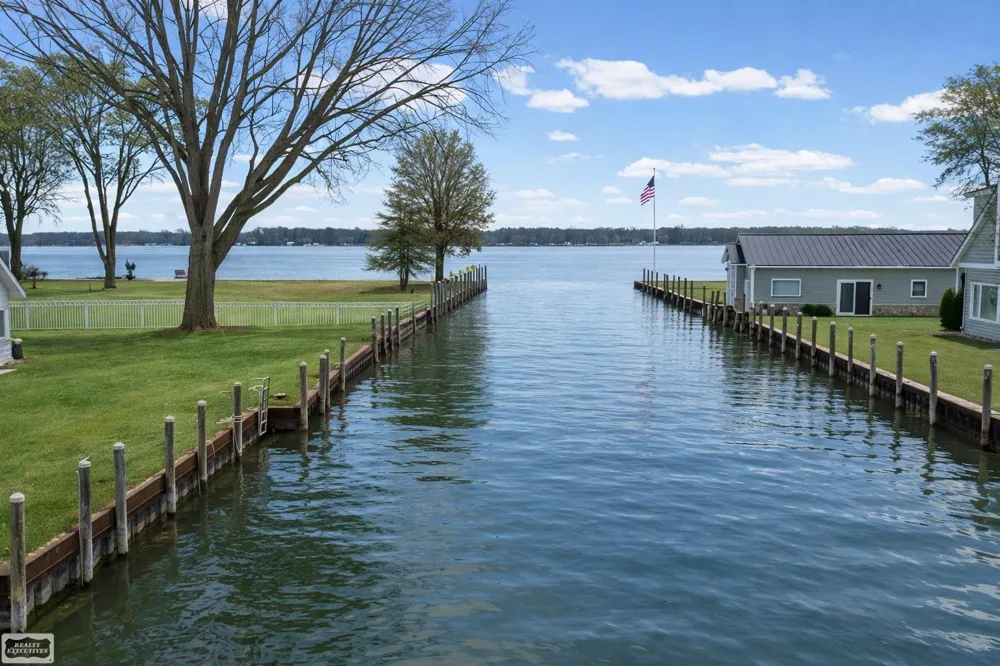 114 Interlochen Drive Algonac City, MI 48001