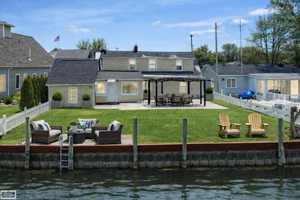 114 Interlochen Drive Algonac City, MI 48001