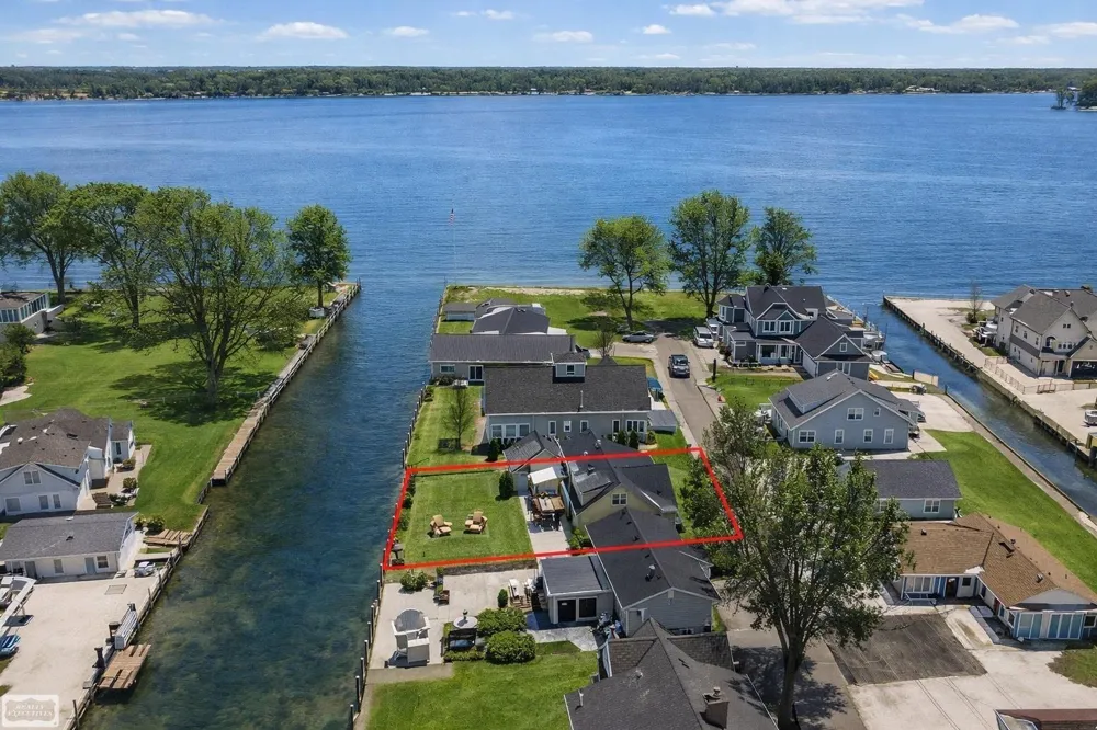 114 Interlochen Drive Algonac City, MI 48001