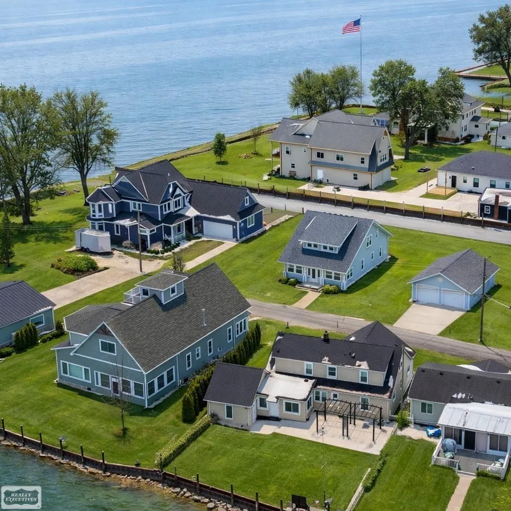 114 Interlochen Drive Algonac City, MI 48001