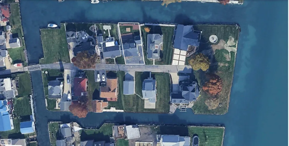 114 Interlochen Drive Algonac City, MI 48001