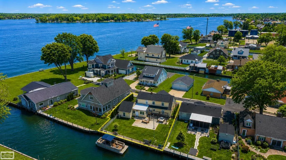 114 Interlochen Drive Algonac City, MI 48001