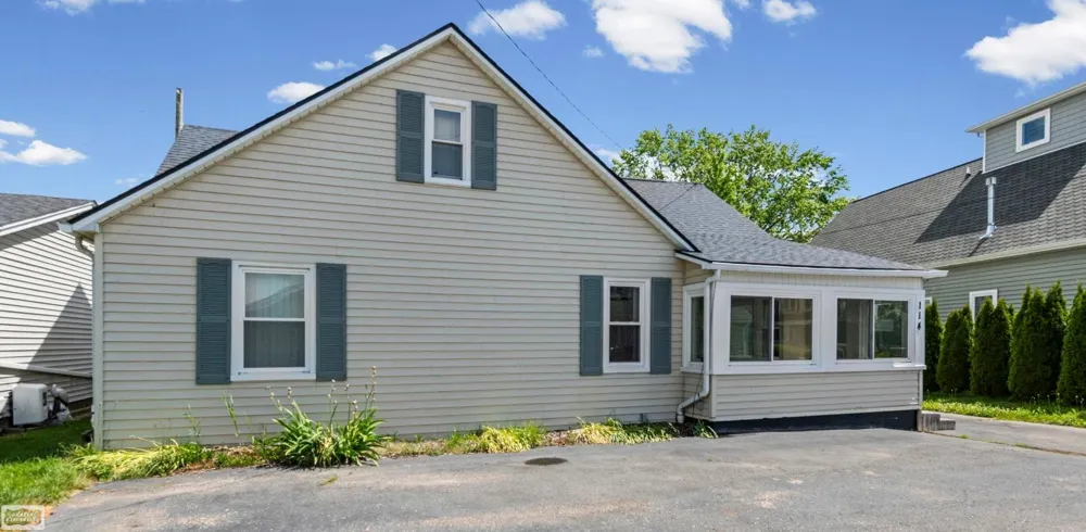 114 Interlochen Drive Algonac City, MI 48001