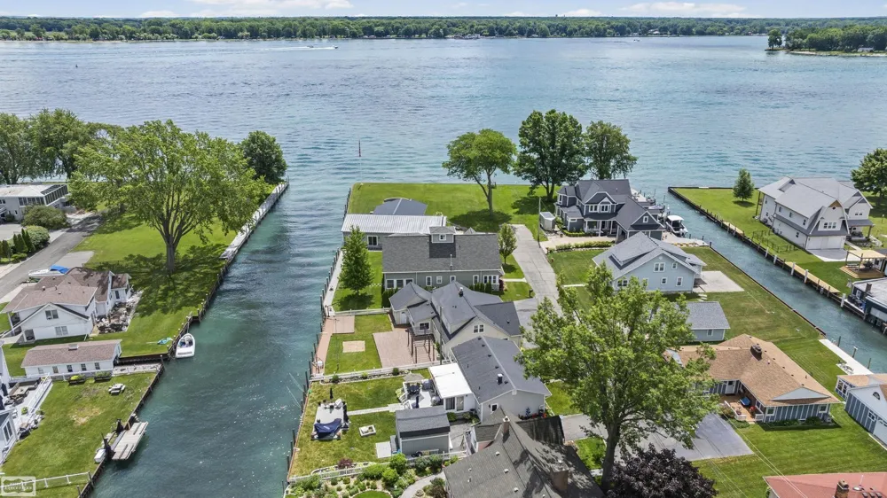 114 Interlochen Drive Algonac City, MI 48001