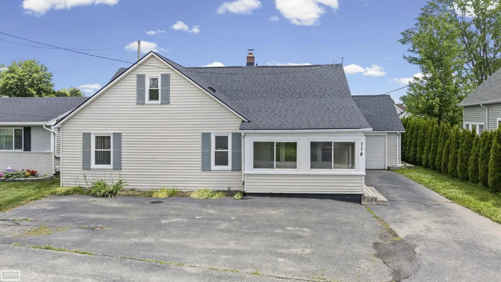 114 Interlochen Drive Algonac City, MI 48001
