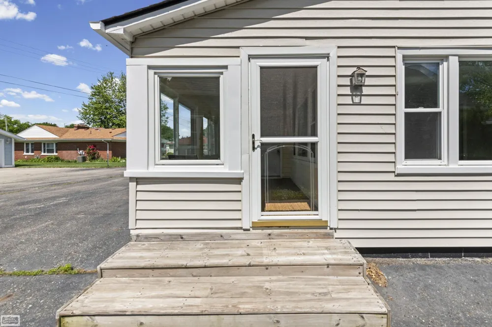 114 Interlochen Drive Algonac City, MI 48001