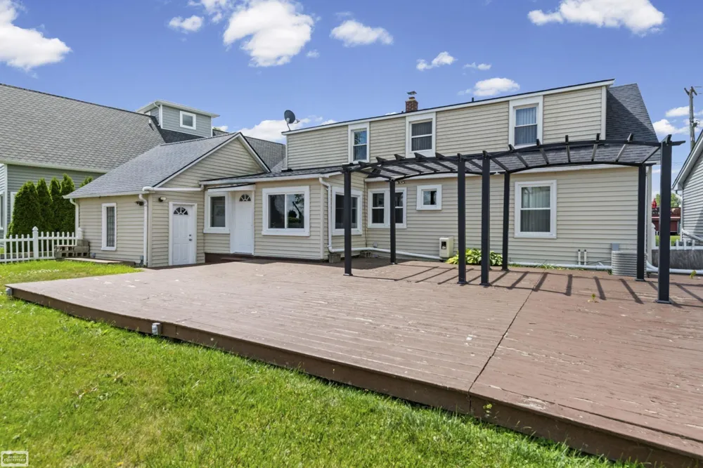 114 Interlochen Drive Algonac City, MI 48001